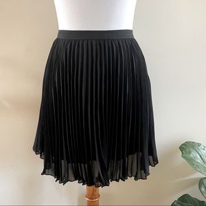 Hollister Black Pleated Mini Skirt
